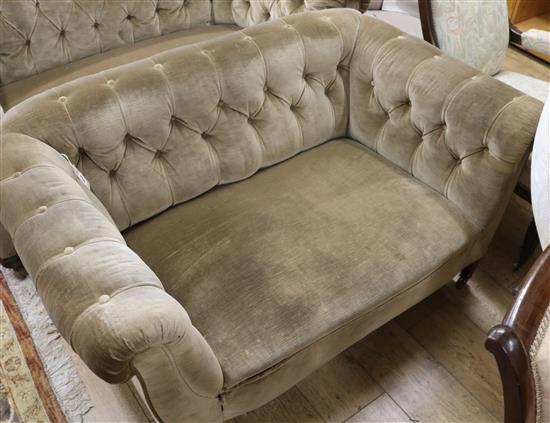 An Edwardian button backed Chesterfield settee W.125cm